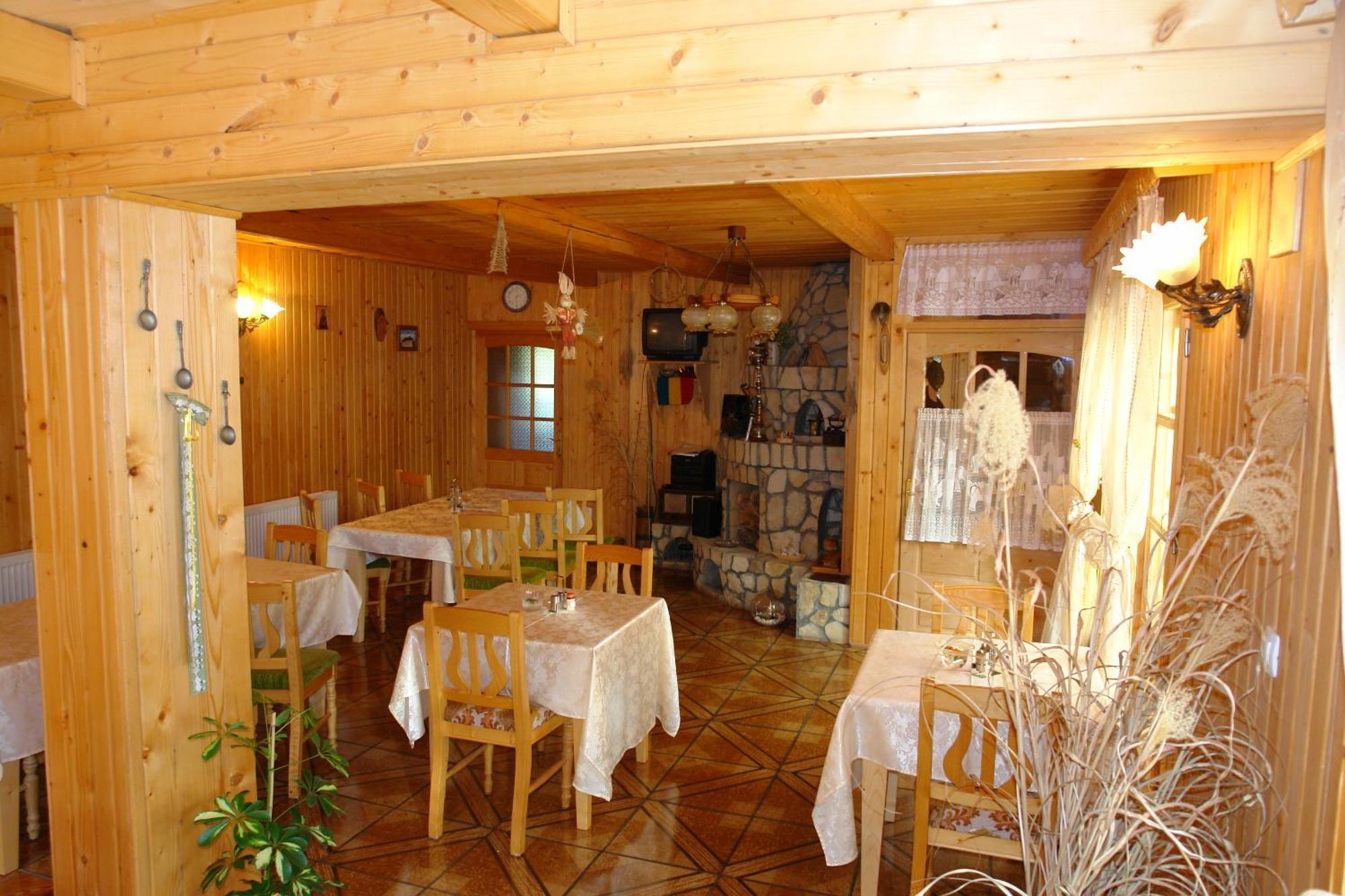 Pension Crizantema Vatra Moldoviţei Extérieur photo