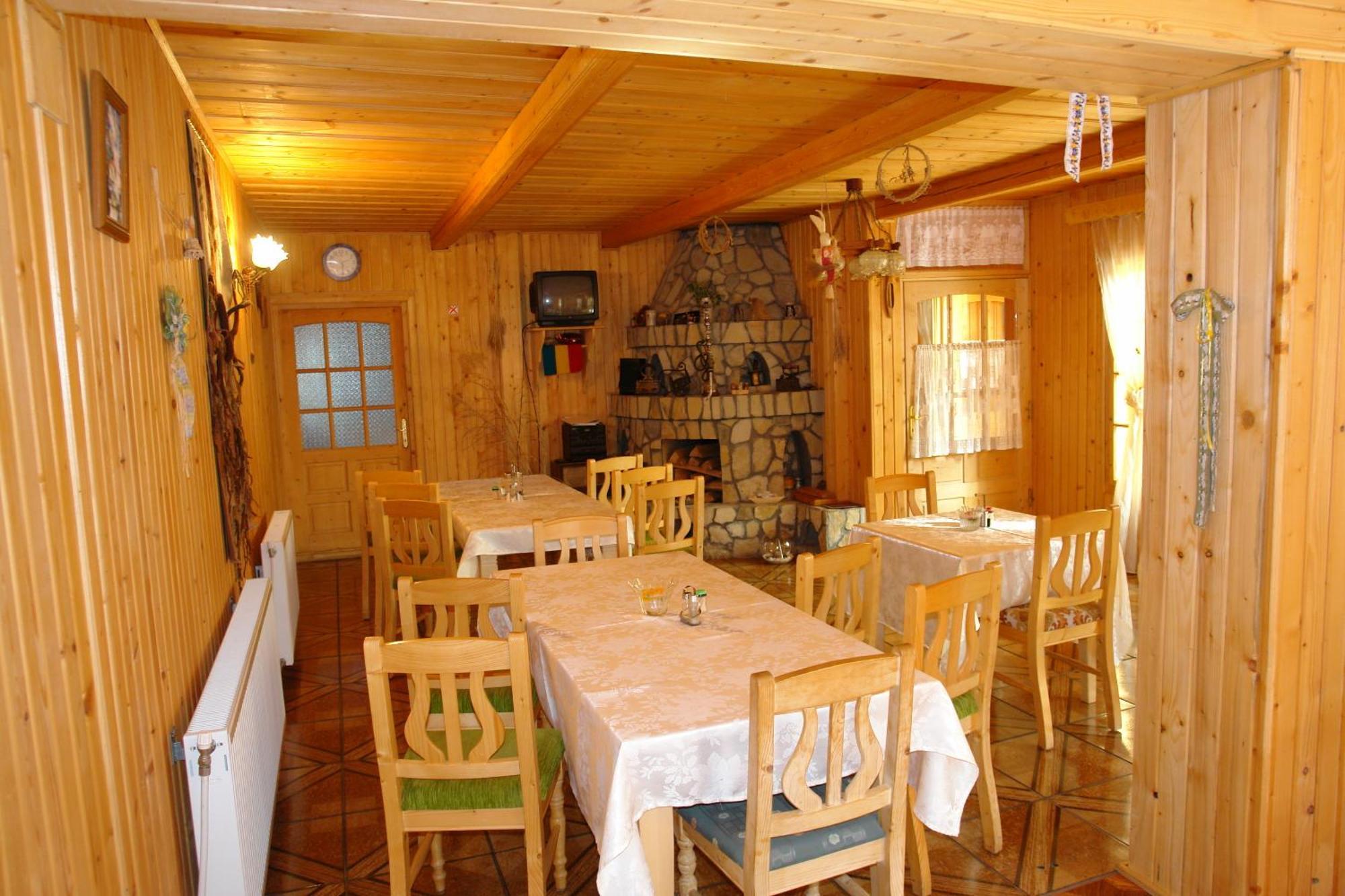 Pension Crizantema Vatra Moldoviţei Extérieur photo